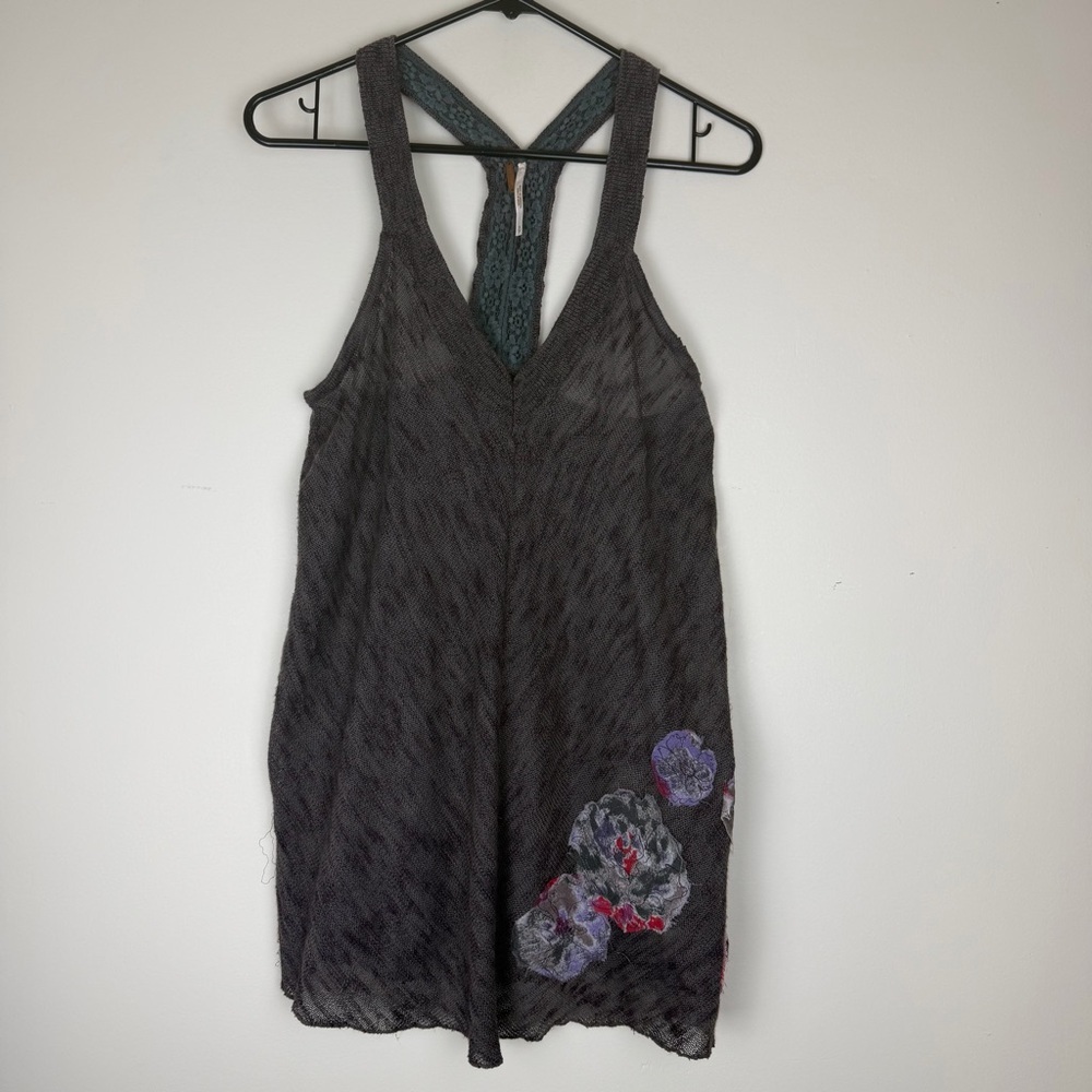 FREE PEOPLE Racerback Floral Patch Applique Long Tank size small